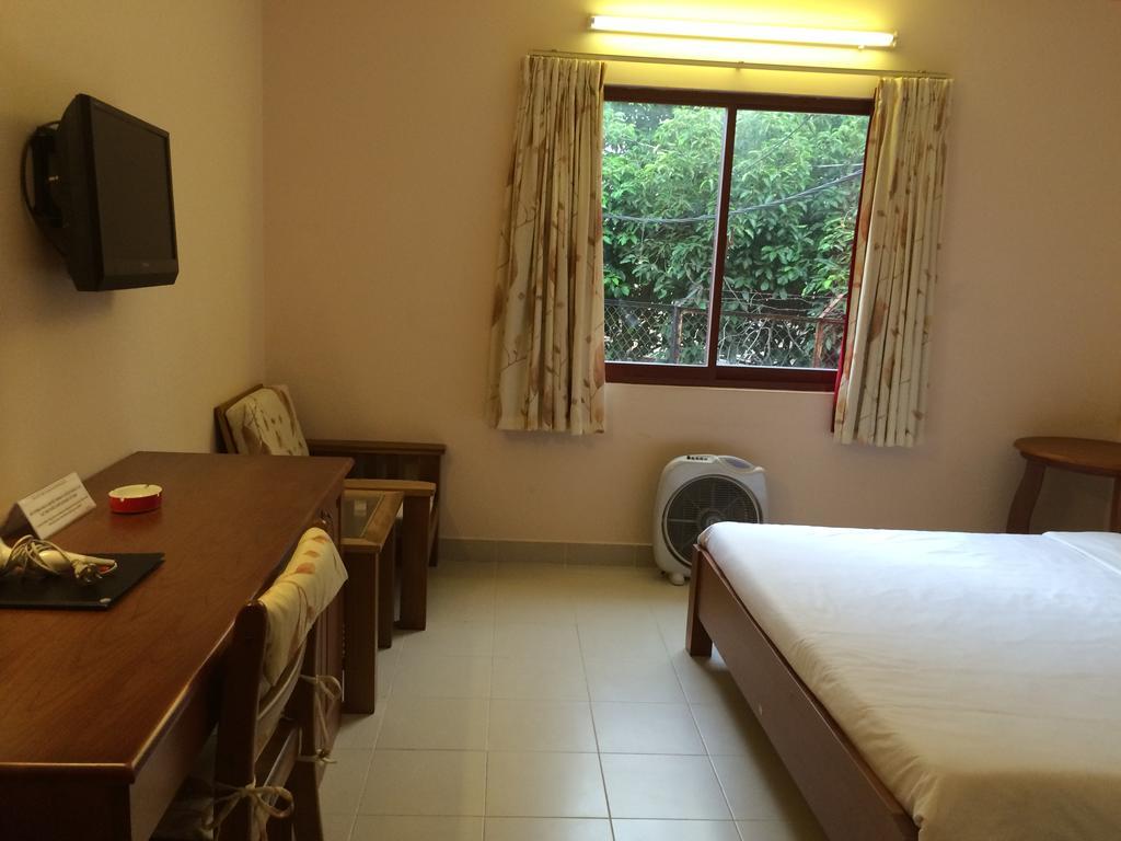 Vien Ngoc Xanh Hotel 1 Хошимин Екстериор снимка