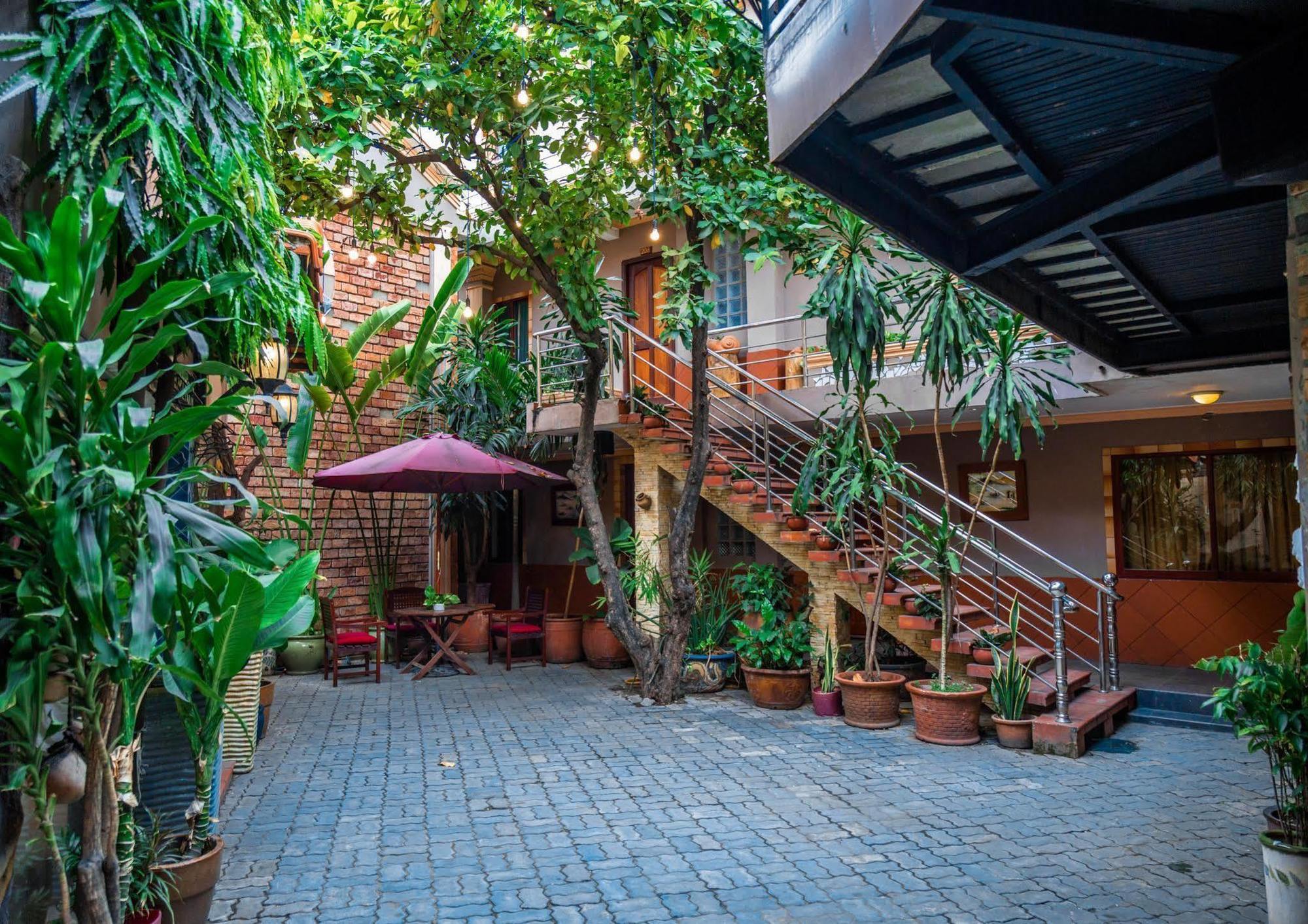 Vien Ngoc Xanh Hotel 1 Хошимин Екстериор снимка