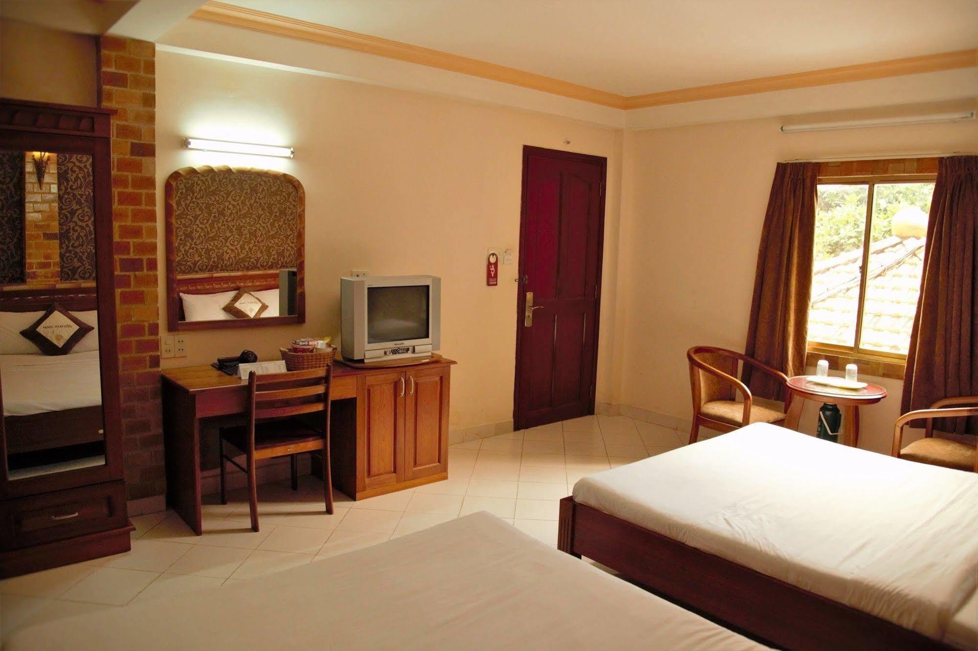 Vien Ngoc Xanh Hotel 1 Хошимин Екстериор снимка