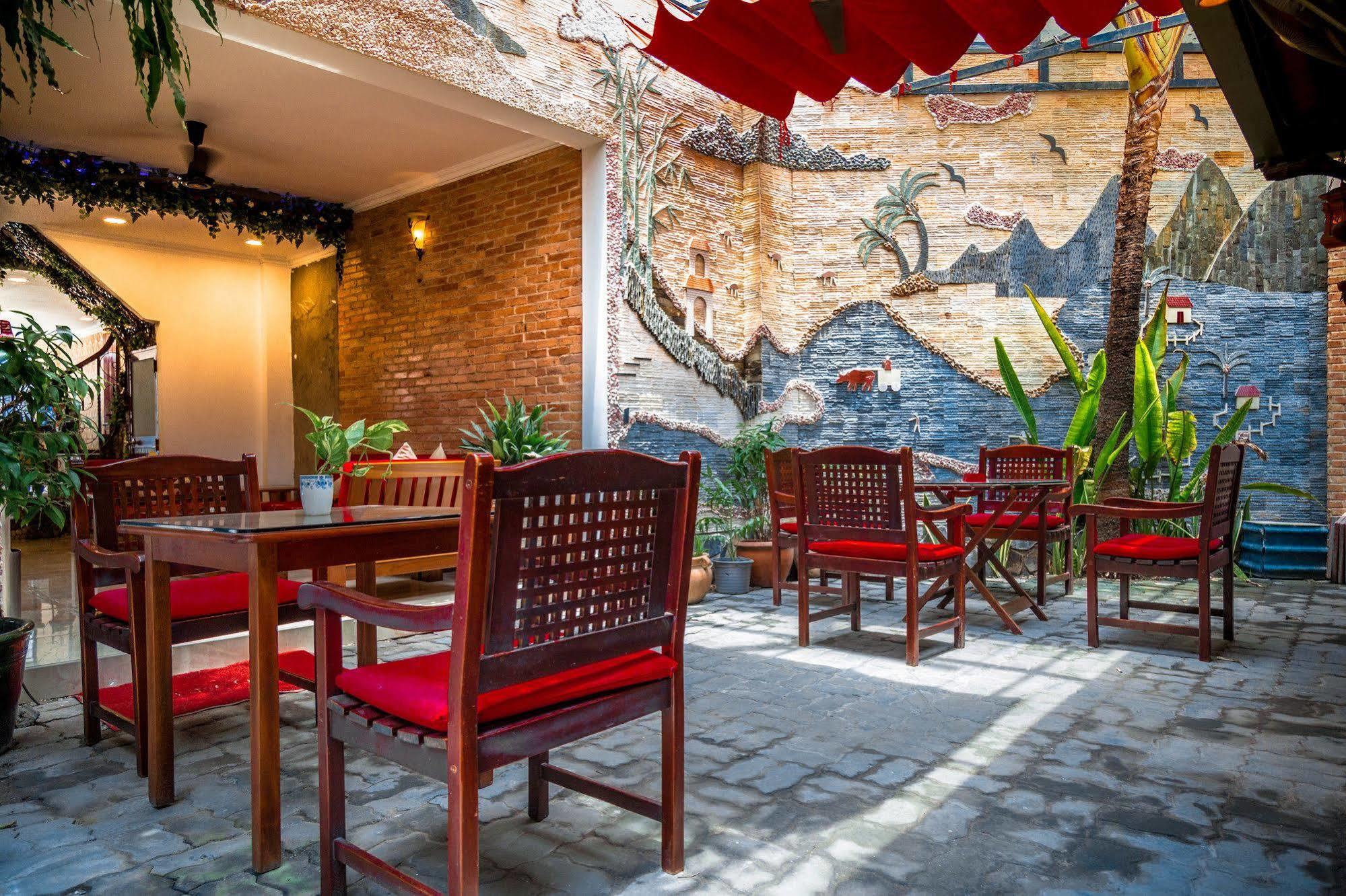 Vien Ngoc Xanh Hotel 1 Хошимин Екстериор снимка