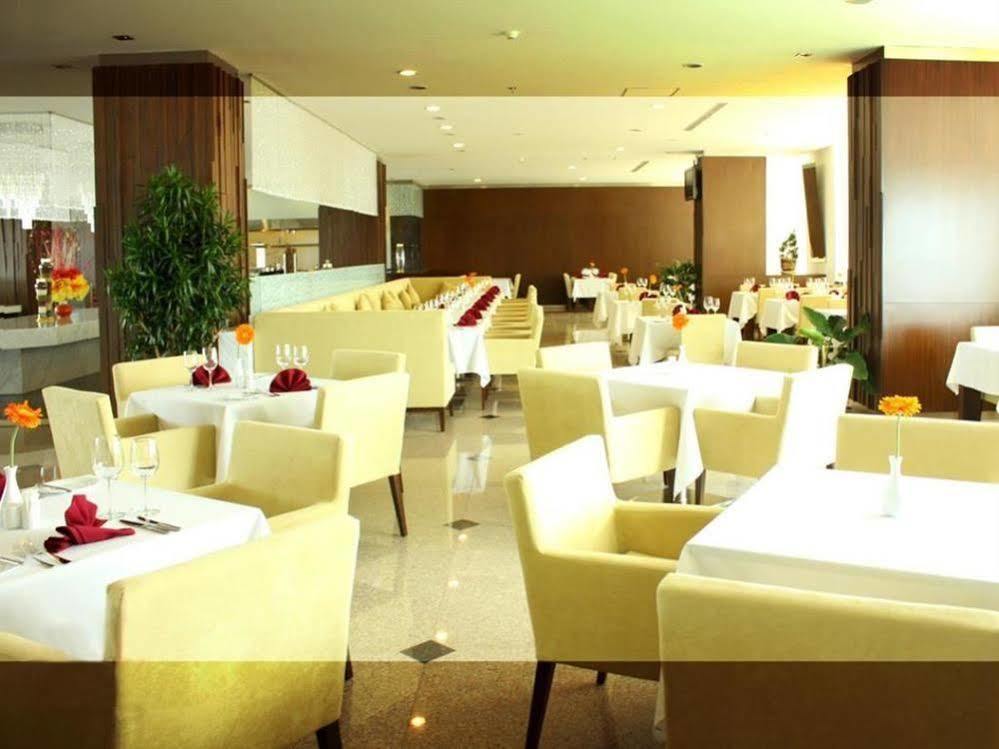 Vien Ngoc Xanh Hotel 1 Хошимин Екстериор снимка